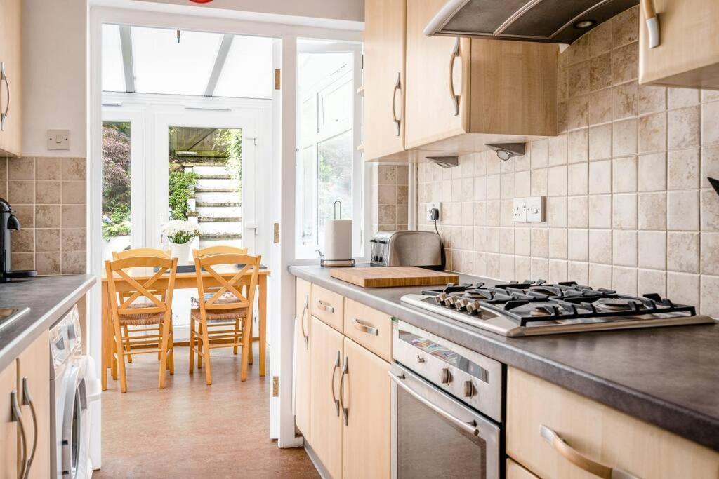 Stunning 4 Bedroom House In Central Bath Bagian luar foto